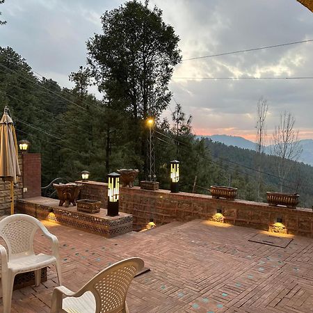 Sarah'S Lodge Murree Exterior photo