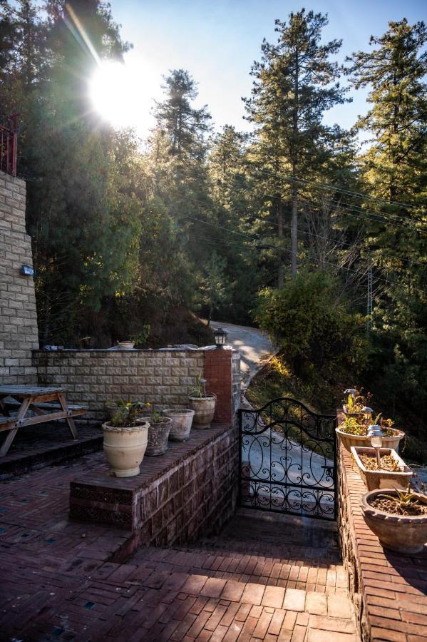 Sarah'S Lodge Murree Exterior photo