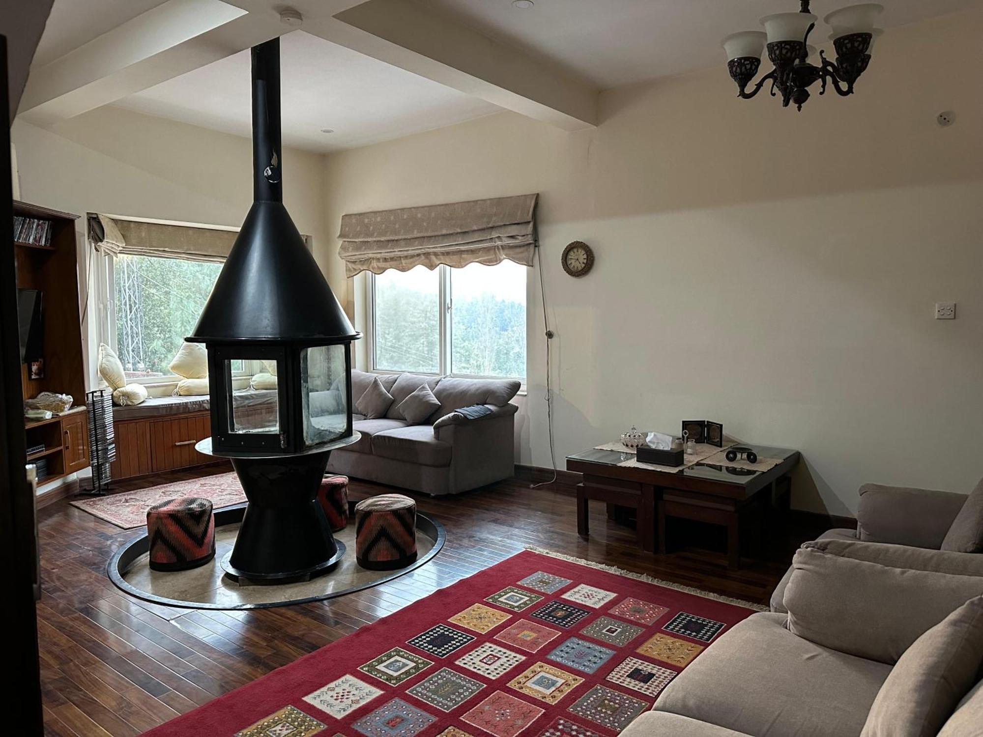 Sarah'S Lodge Murree Exterior photo