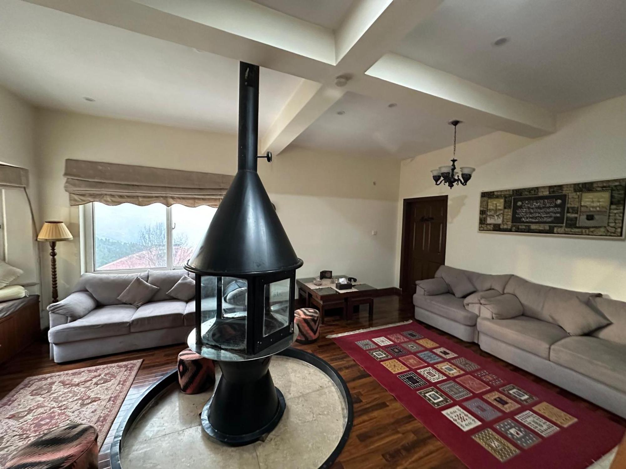 Sarah'S Lodge Murree Exterior photo